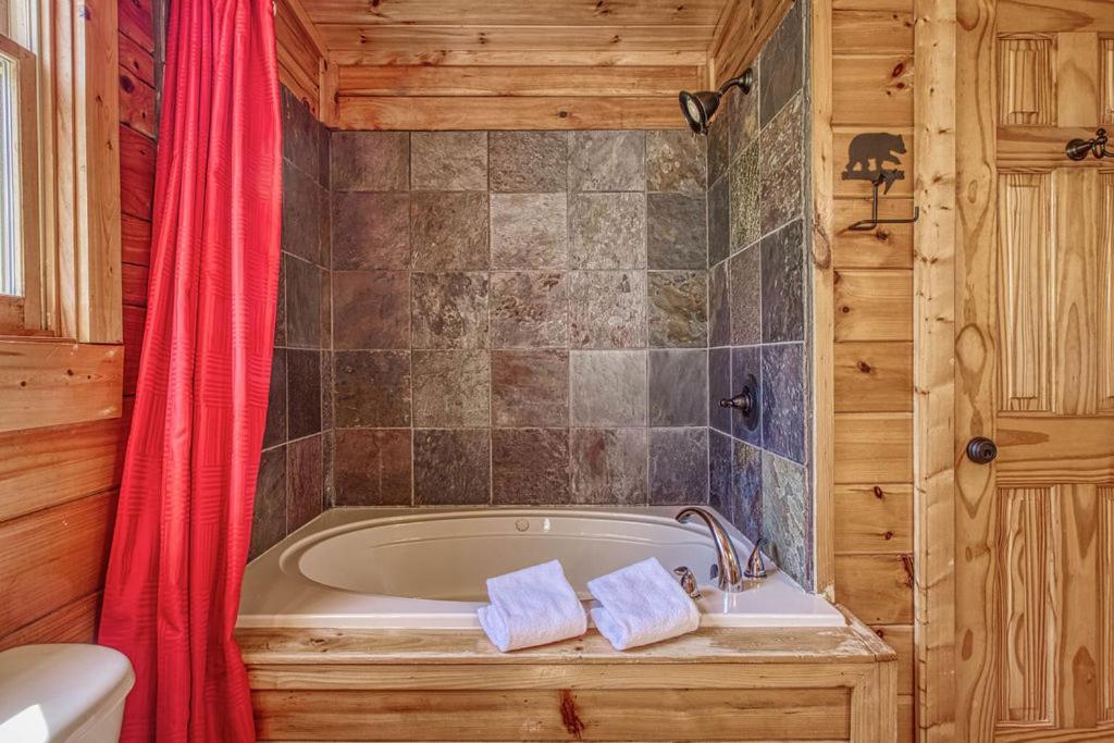 Heavenly Bear, Hot Tub, 1089 Of Free Attraction Tickets For Each Paid Day, Dollywood And More เซอเวียร์วีล ภายนอก รูปภาพ